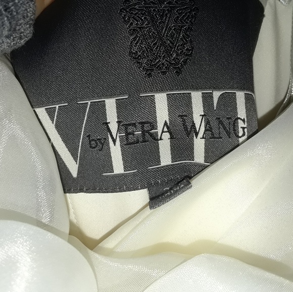 Ivory Vera Wang wedding dress - Picture 5 of 7